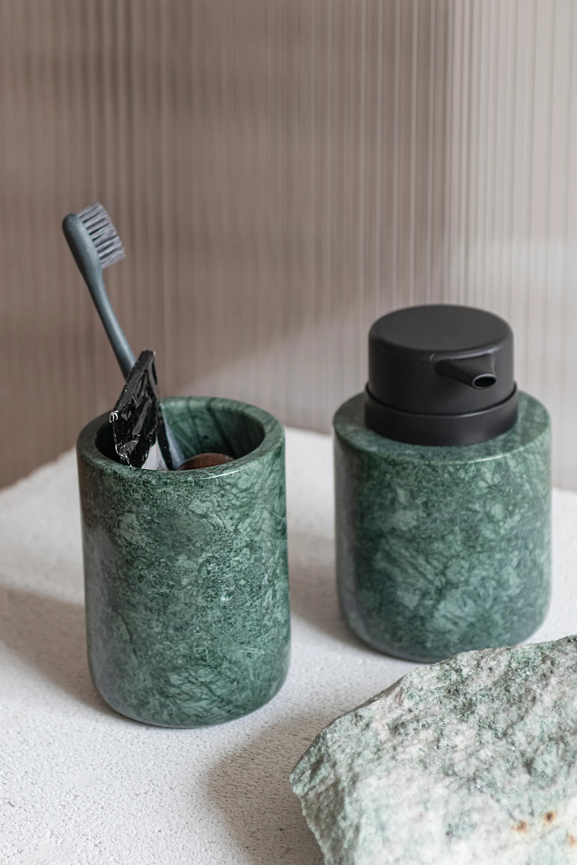 Marble tandborsthållare 10 cm, Dark forest Mette Ditmer