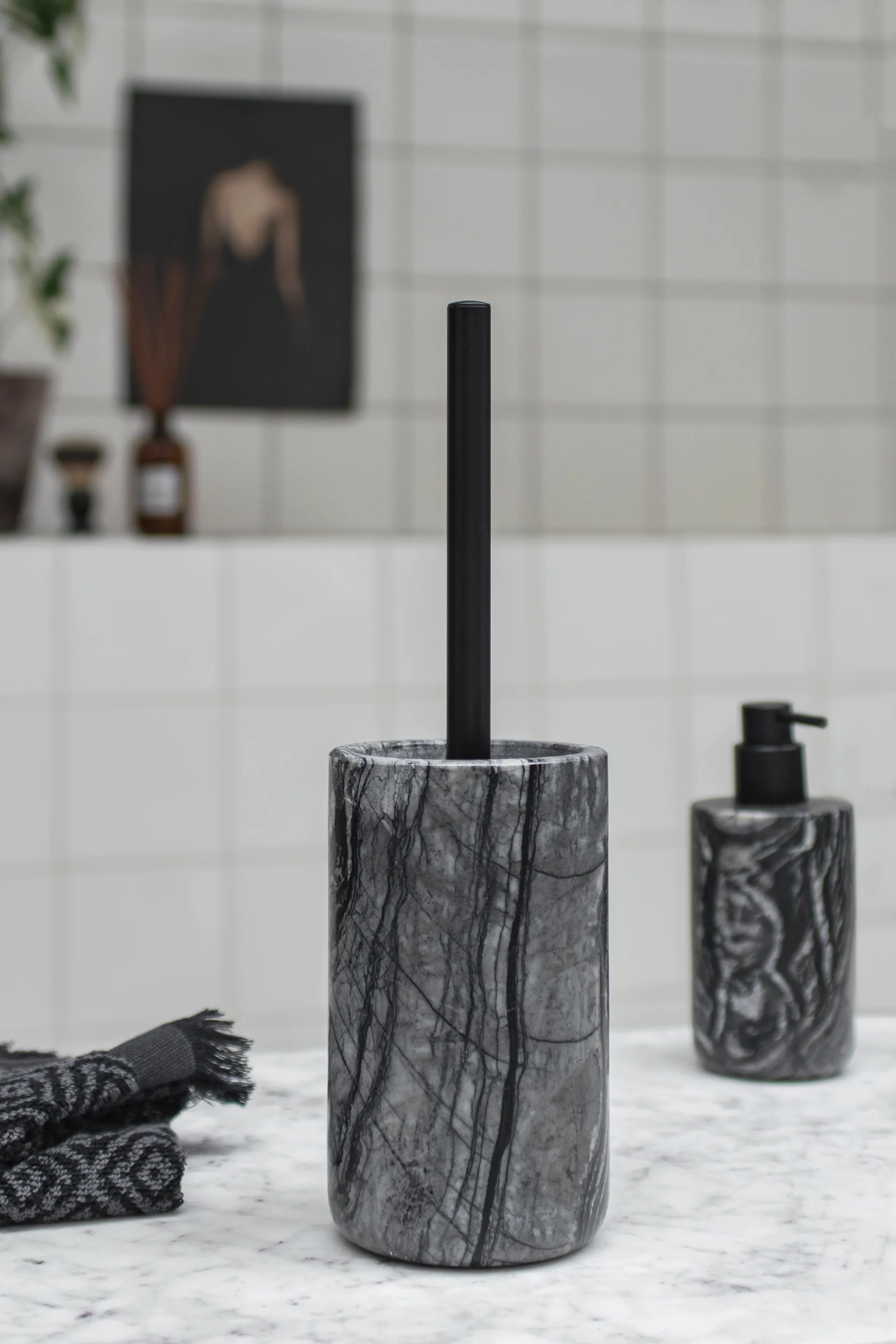 Marble toalettborste 36 cm, Svart-grå Mette Ditmer