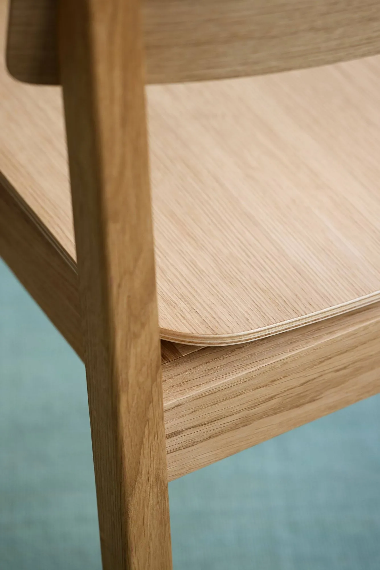 Everyday Chair stol, Oljad ek MOEBE