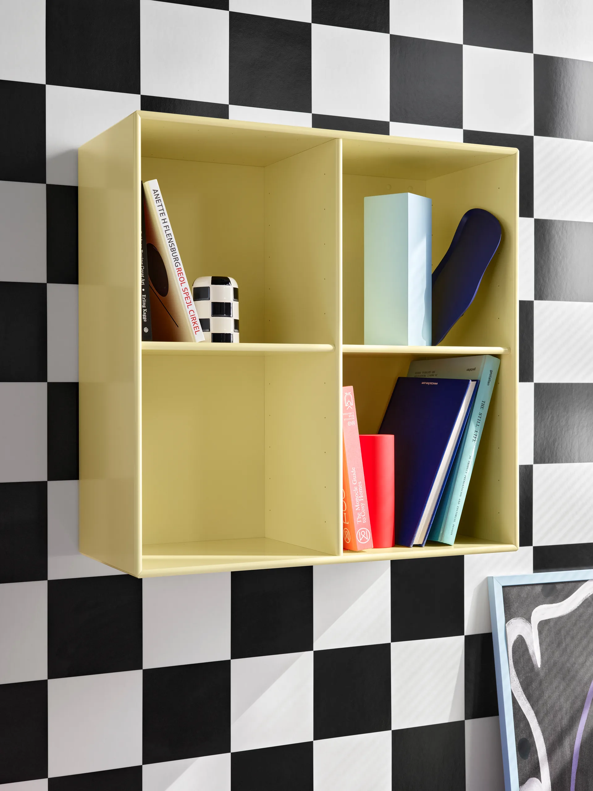 SHOW hylla 69,6x69,6 cm, sockel 7 cm, 159-Camomile Montana