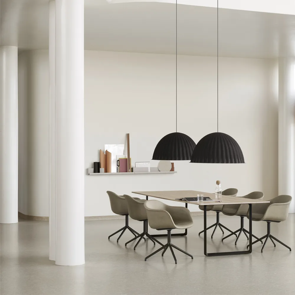 70/70 matbord 295x108 cm, Black linoleum-Plywood-Sand Muuto