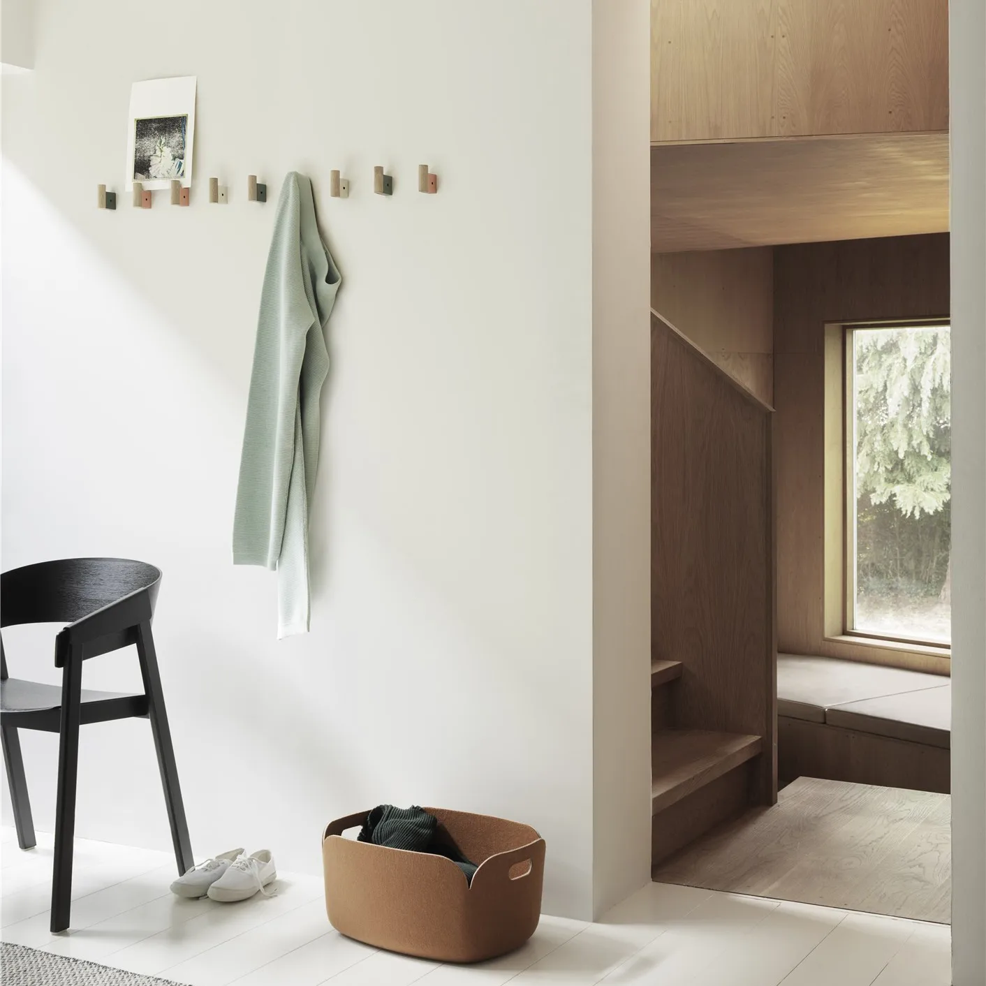 Attach klädhängare 2-pack, Oak-Aluminum Muuto