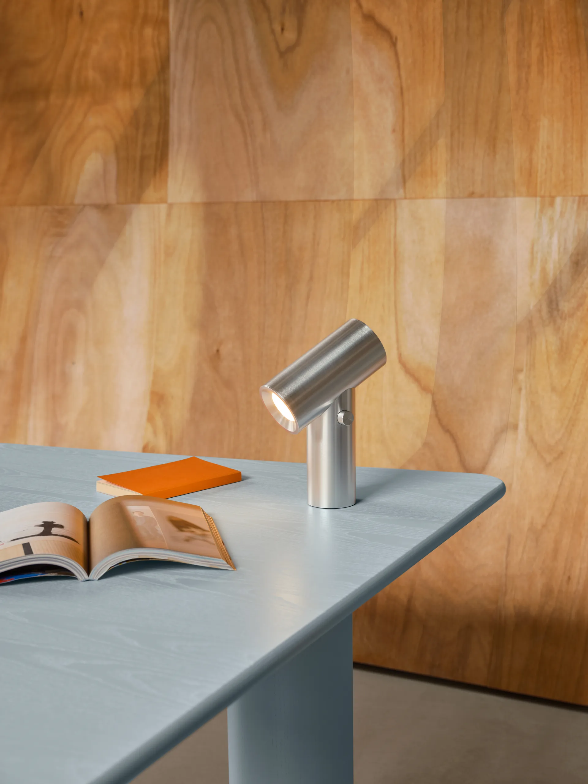 Beam portabel bordslampa, Aluminium, 26,2 cm Muuto