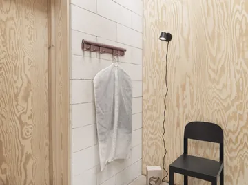 Coil krok till klädhängare - Plum - Muuto