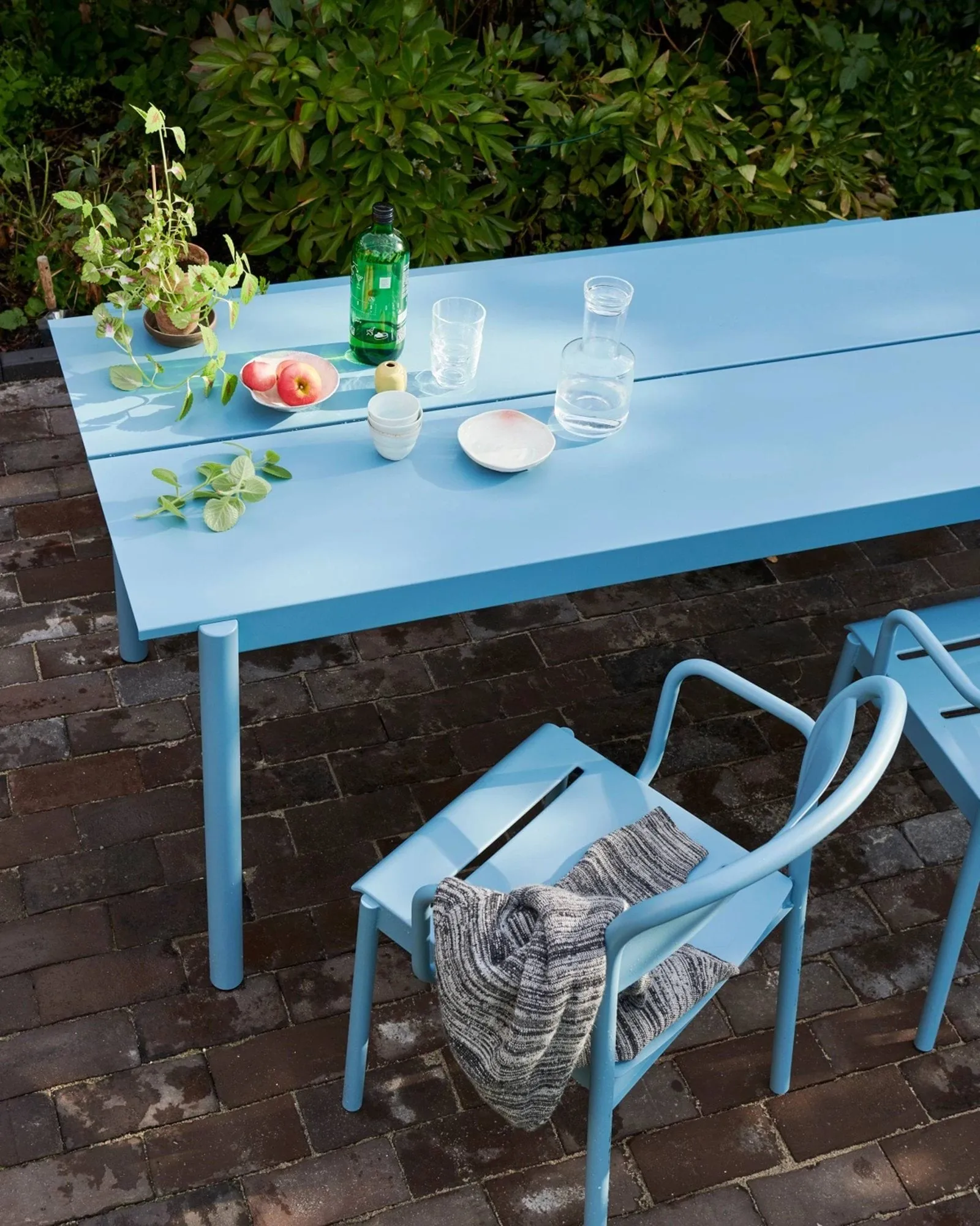 Linear Steel bord 200x75 cm, Pale blue Muuto
