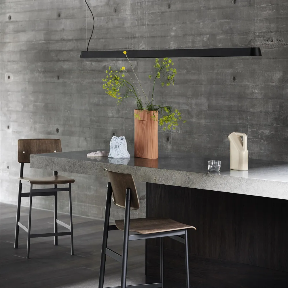 Loft barstol, oak, hög, svart stålstativ Muuto
