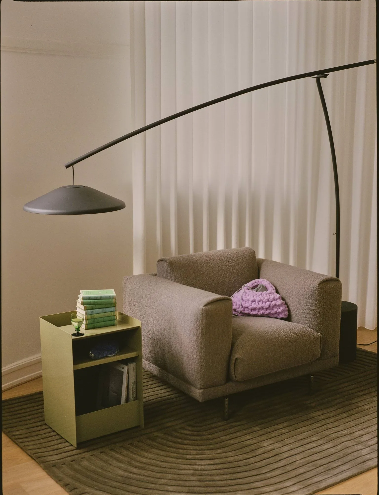 Rest Lounge Chair loungestol, Hearth 6-svarta ben Muuto