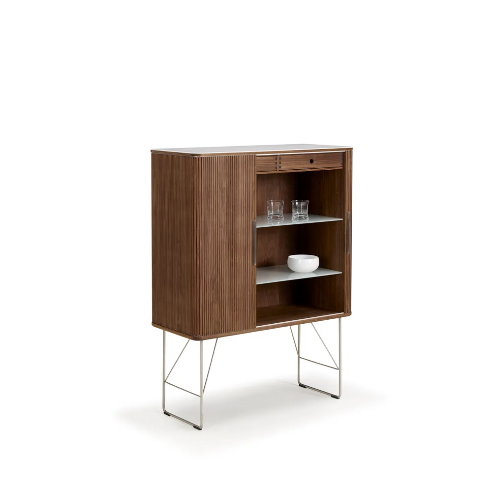 AK 2740 skåp, valnöt olja, stålstativ, vit corian top Naver Collection
