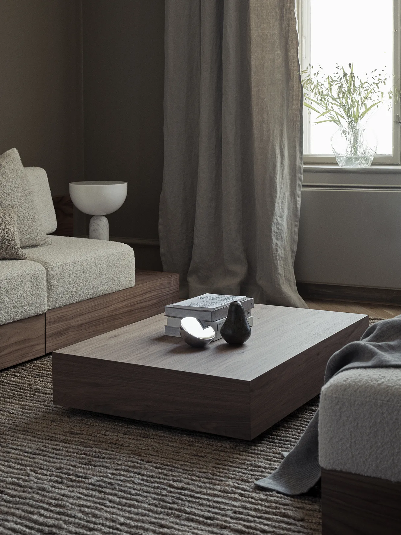 Mass Wide soffbord, walnut New Works