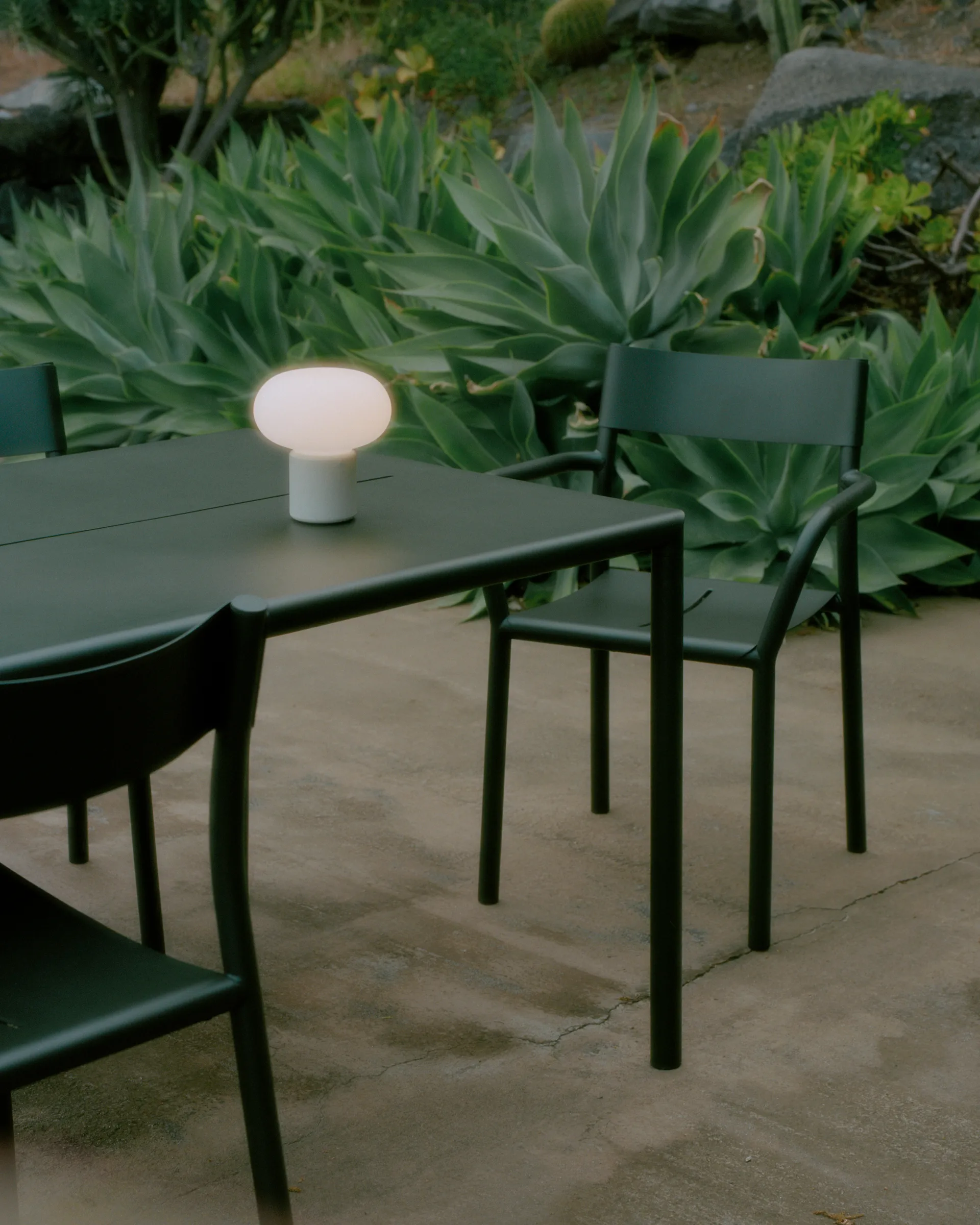 May Armchair Outdoor karmstol, Dark Green New Works
