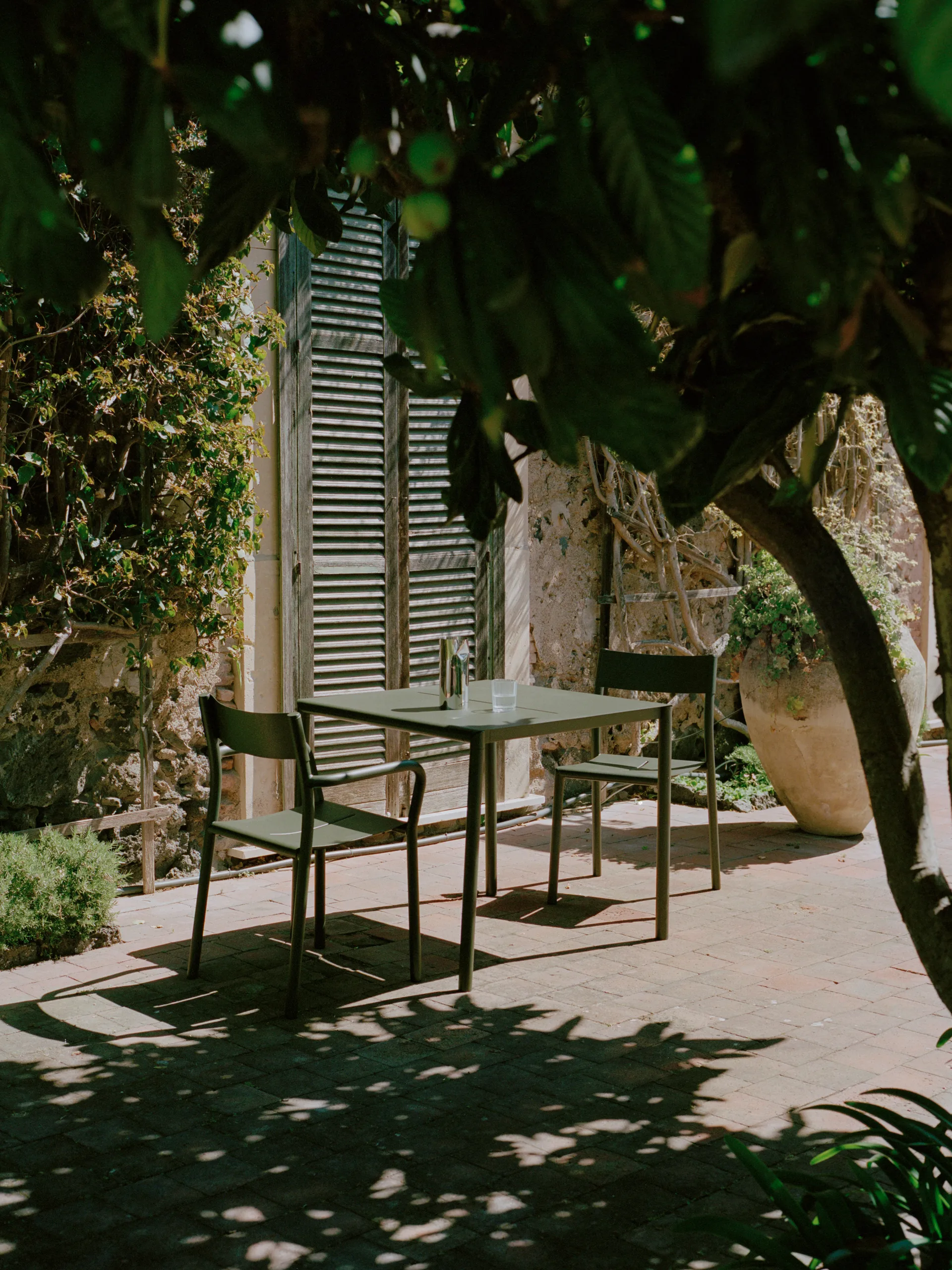 May Tables Outdoor bord 85x85 cm, Dark Green New Works
