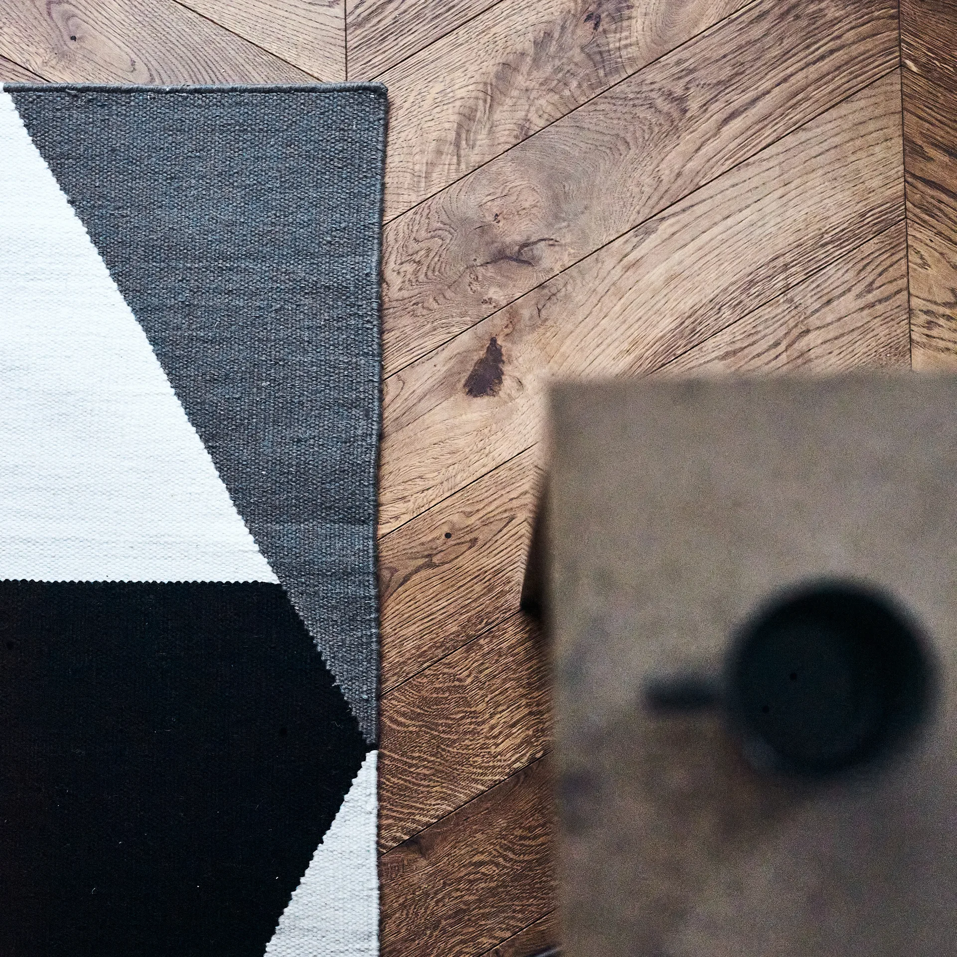 Stripes blocks kelimmatta svart, 80x240 cm NJRD