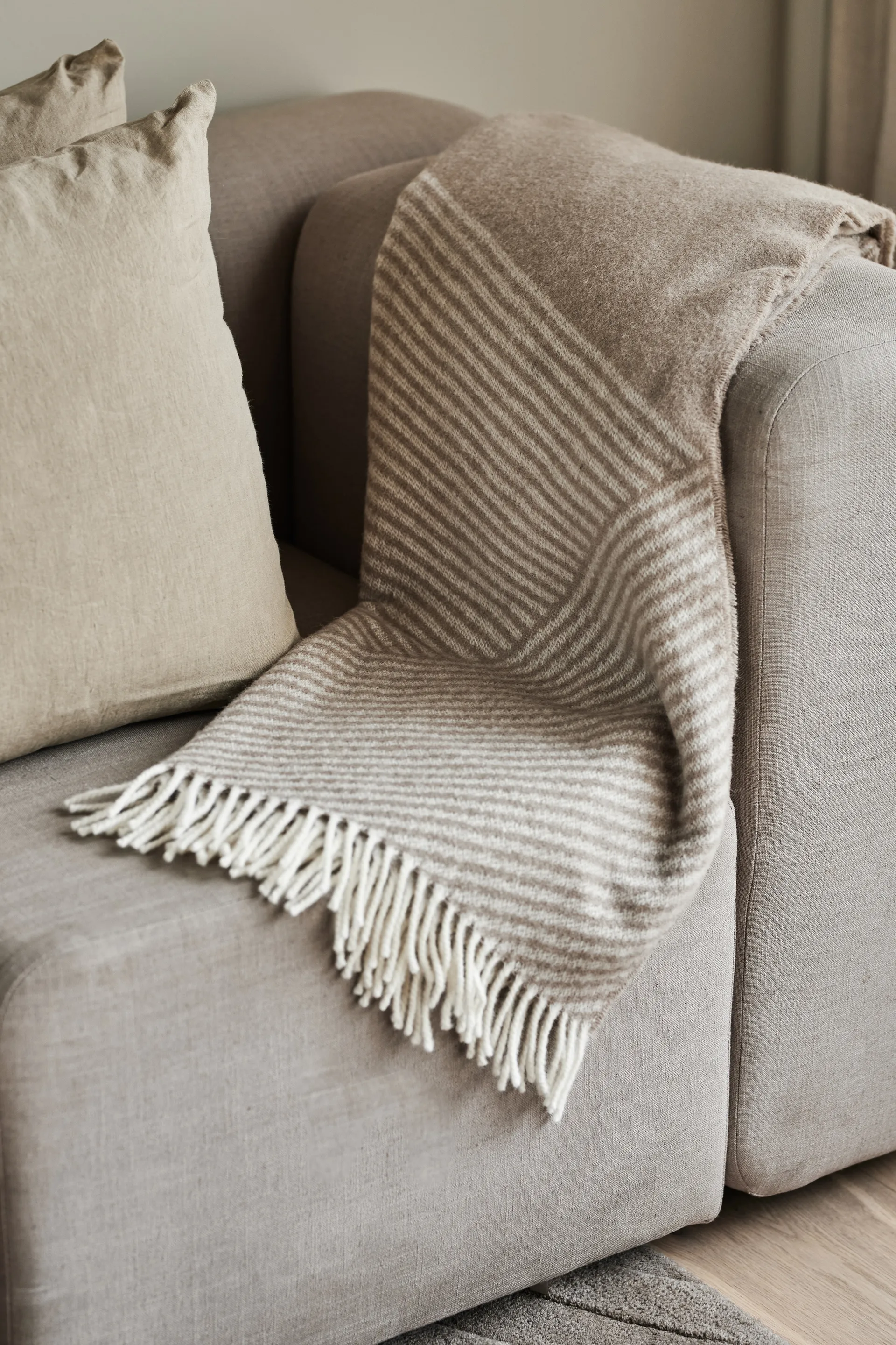 Stripes ullpläd 130x185 cm, Beige NJRD