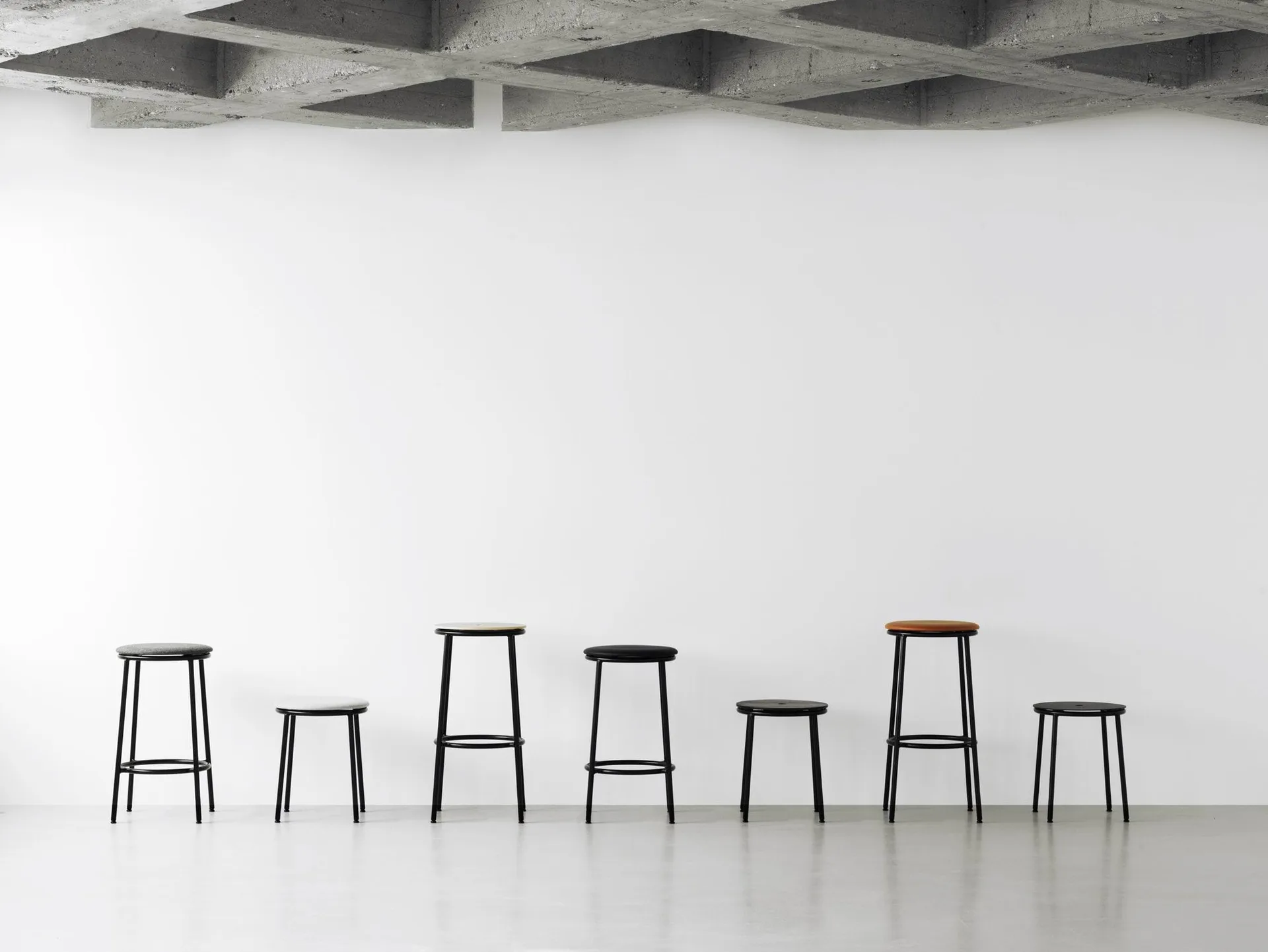 Circa pall 45 cm, Svart ek Normann Copenhagen