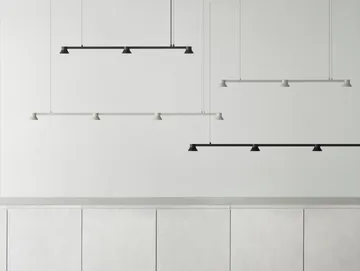 Hat taklampa linear liten - Black - Normann Copenhagen