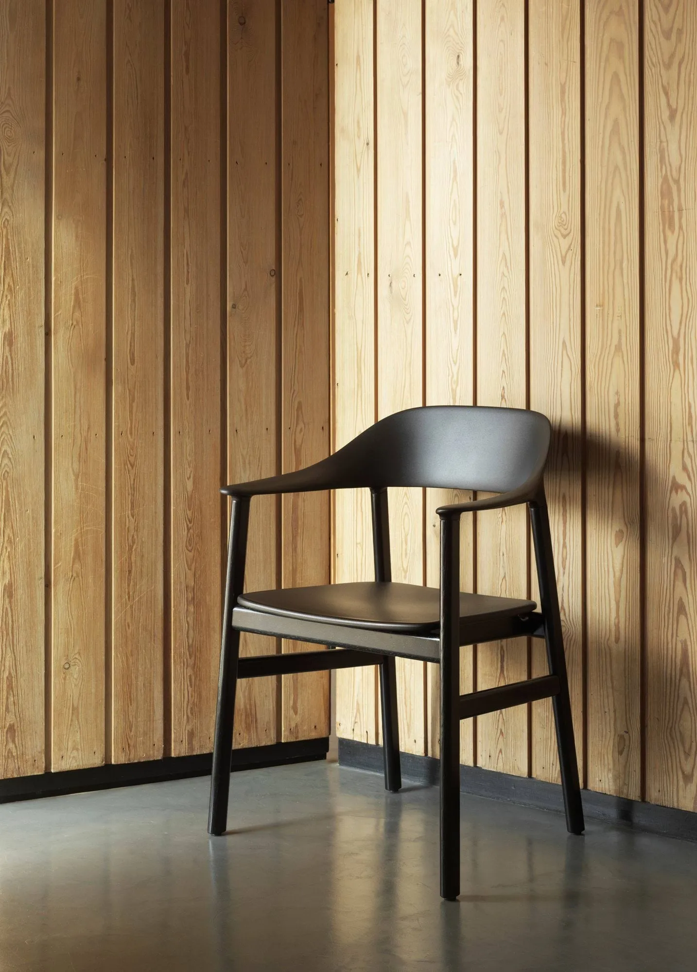 Herit karmstol rökt ek, Black Normann Copenhagen