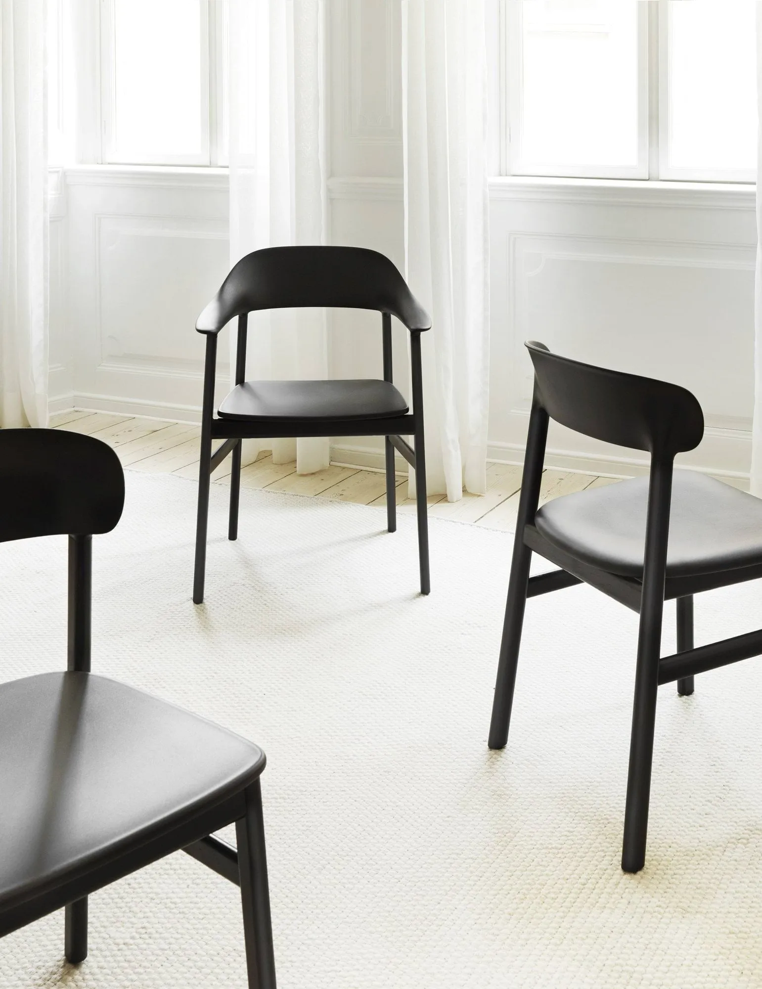 Herit karmstol rökt ek, Black Normann Copenhagen
