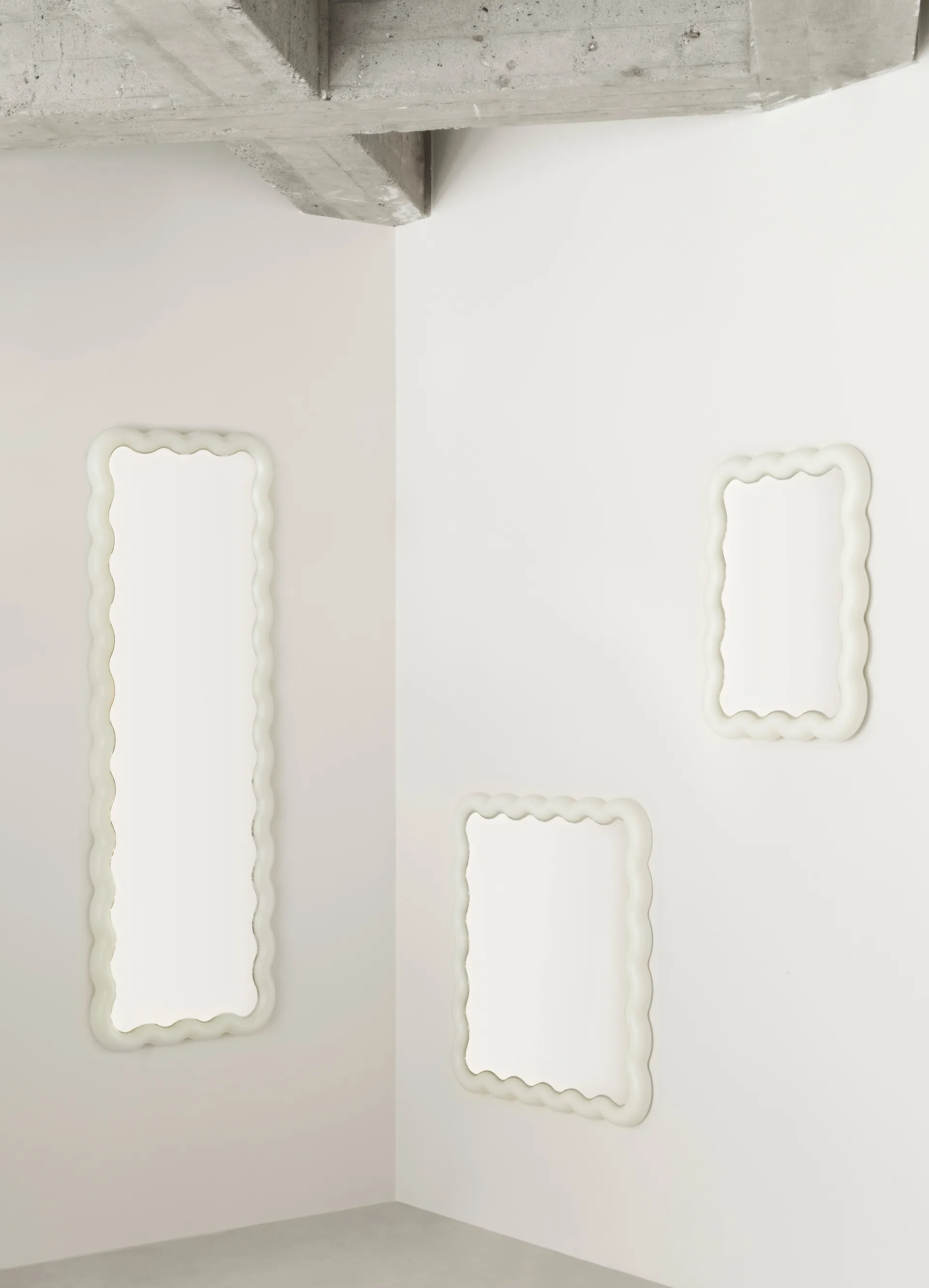 Illu spegel 80x80 cm, Vit Normann Copenhagen