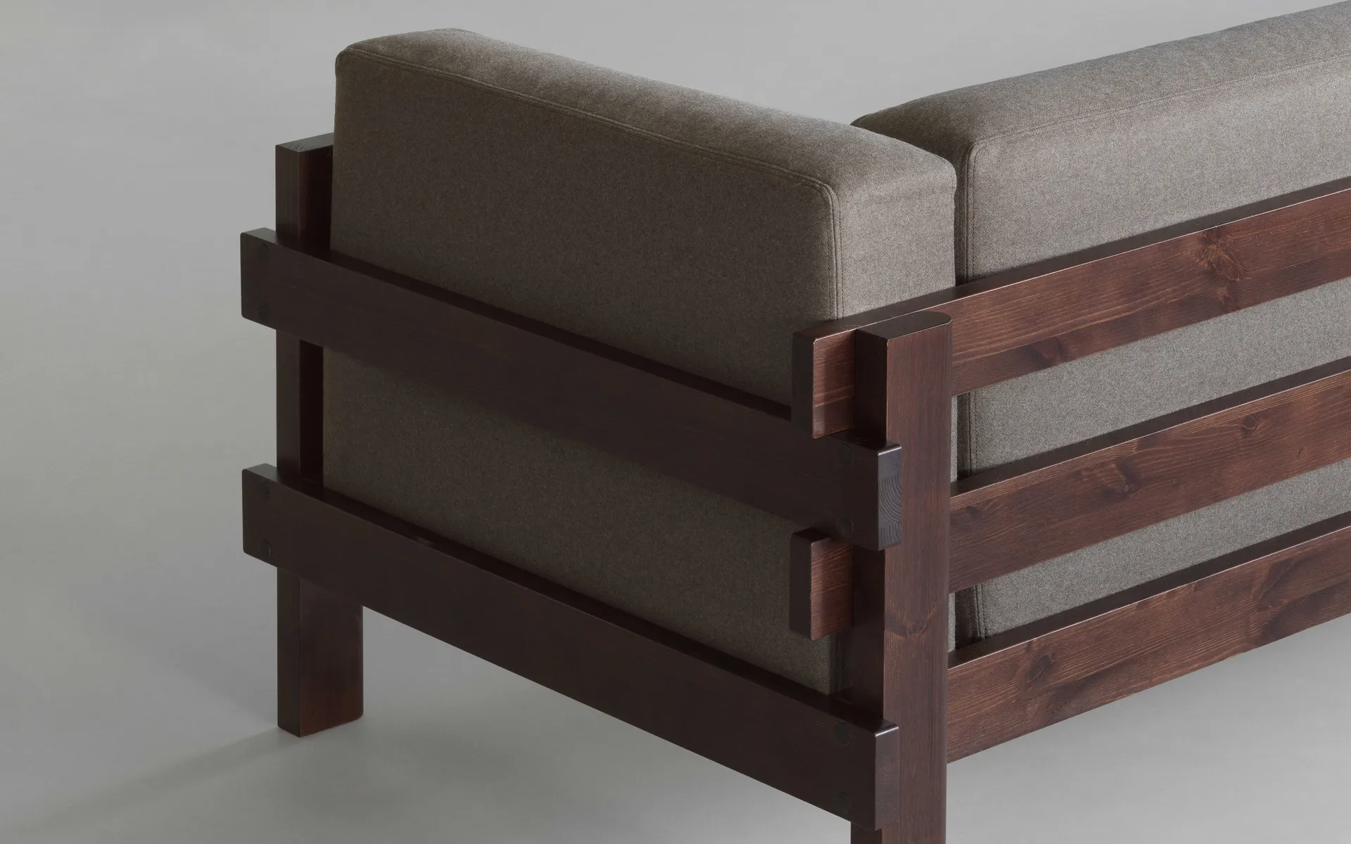Kube soffa, Brunlackerad furu-tyg Remix 223 Beige, 220 cm Normann Copenhagen