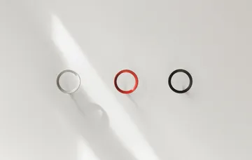Loop krok medium Ø7,8 cm - Red - Normann Copenhagen