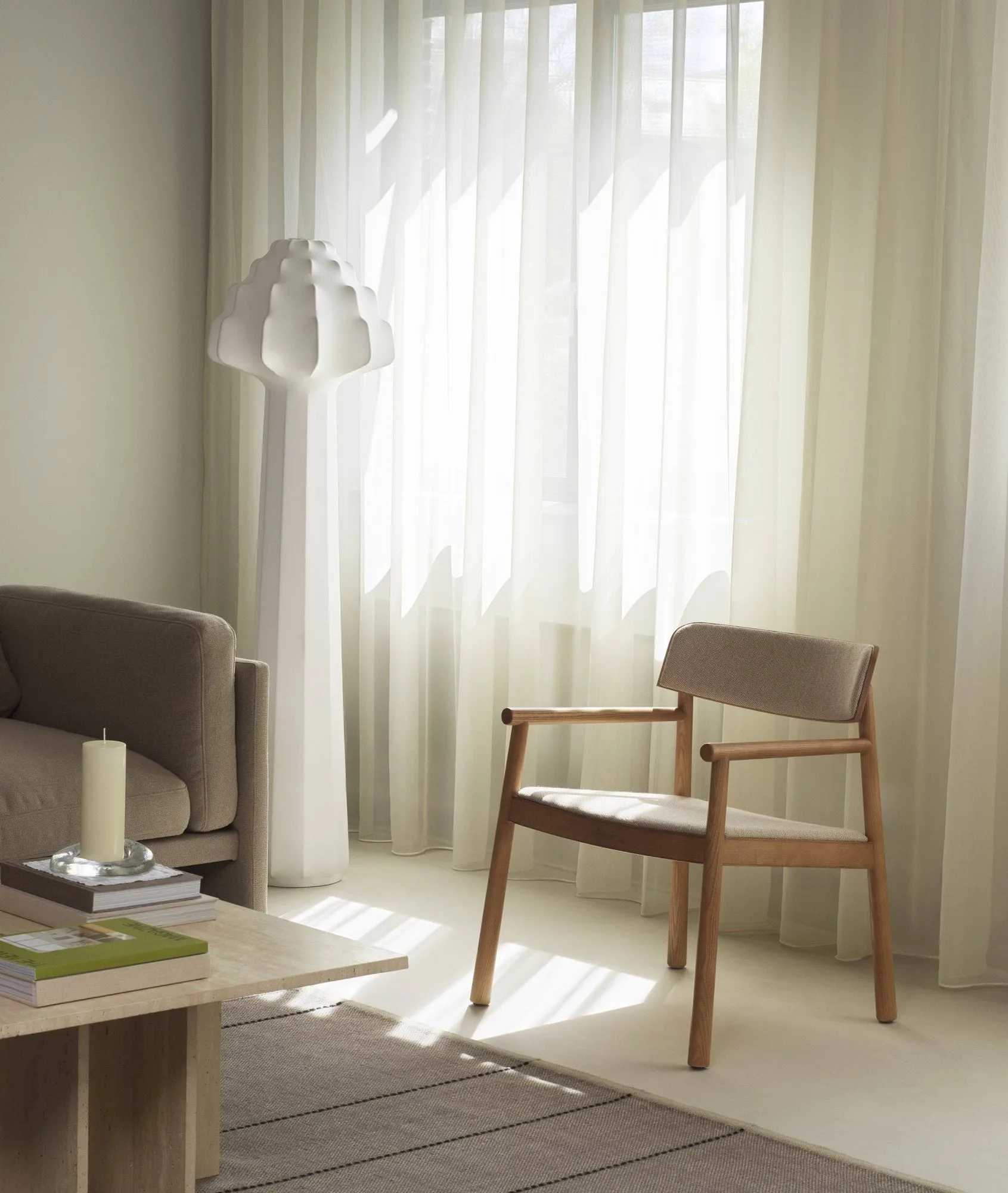 Timb fåtölj, Tan ash-Hallingdal 220 Normann Copenhagen