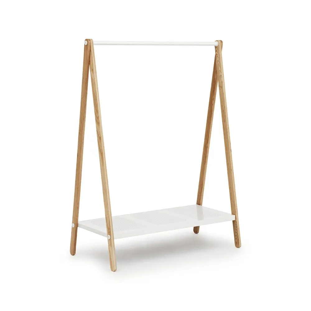 Toj klädhängare, white, stativ i ask Normann Copenhagen