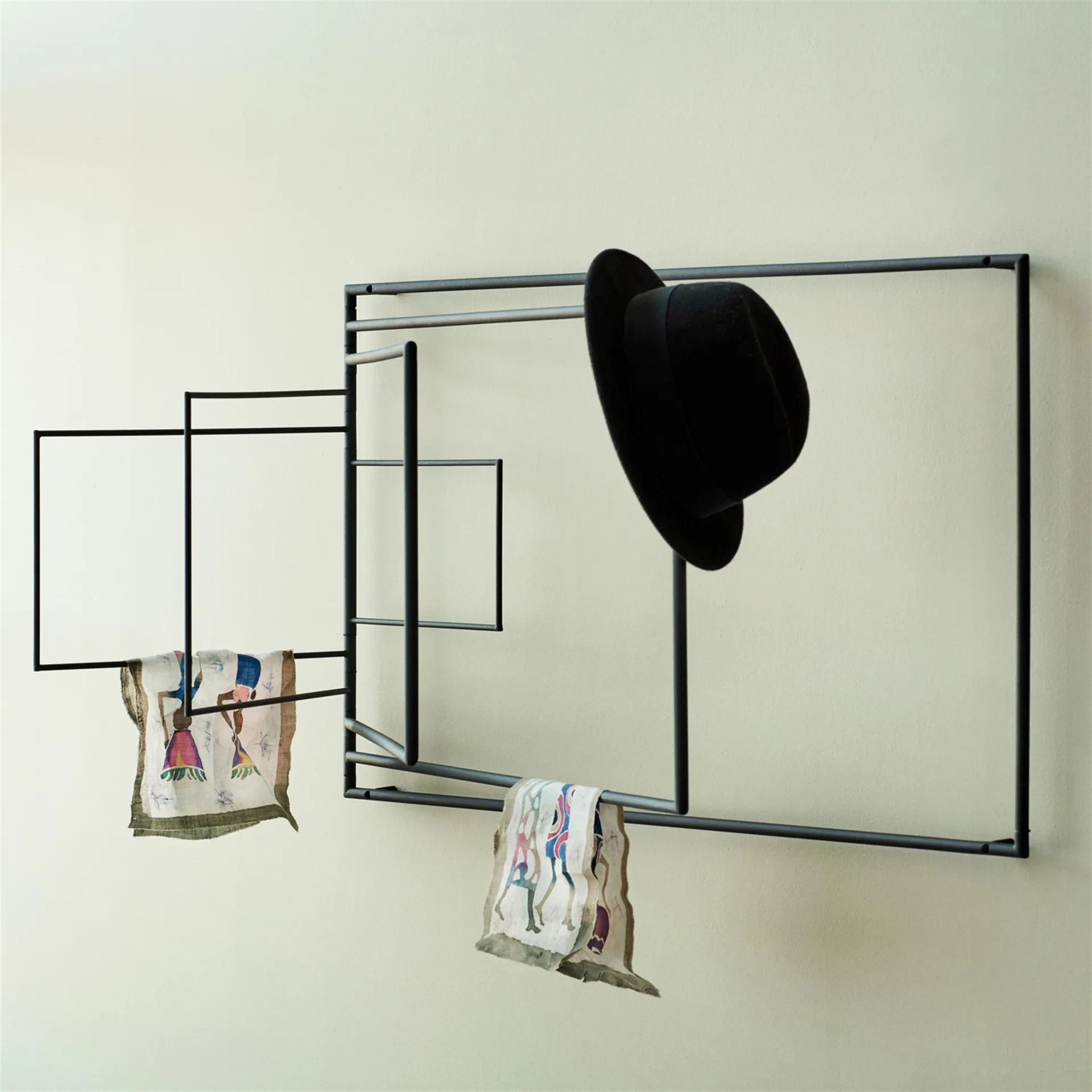Frame klädhängare, svart Northern
