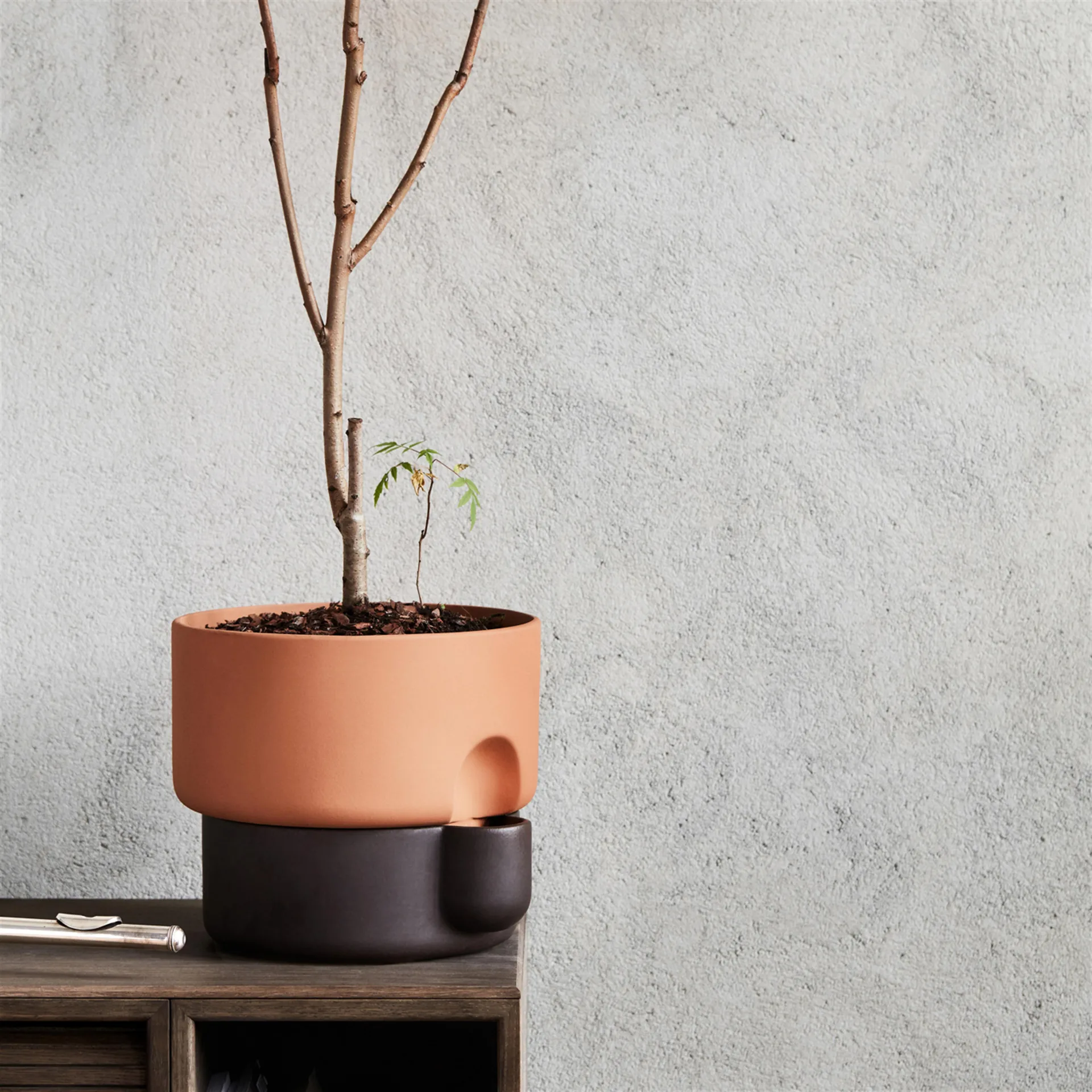 Oasis självvattnande kruka stor Ø27.5 cm, Terracotta-Svart Northern