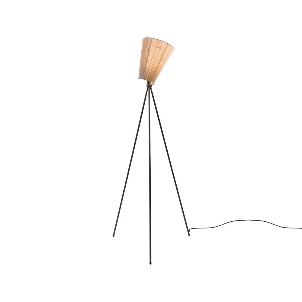 Oslo Wood golvlampa, beige, mattsvart stativ Northern