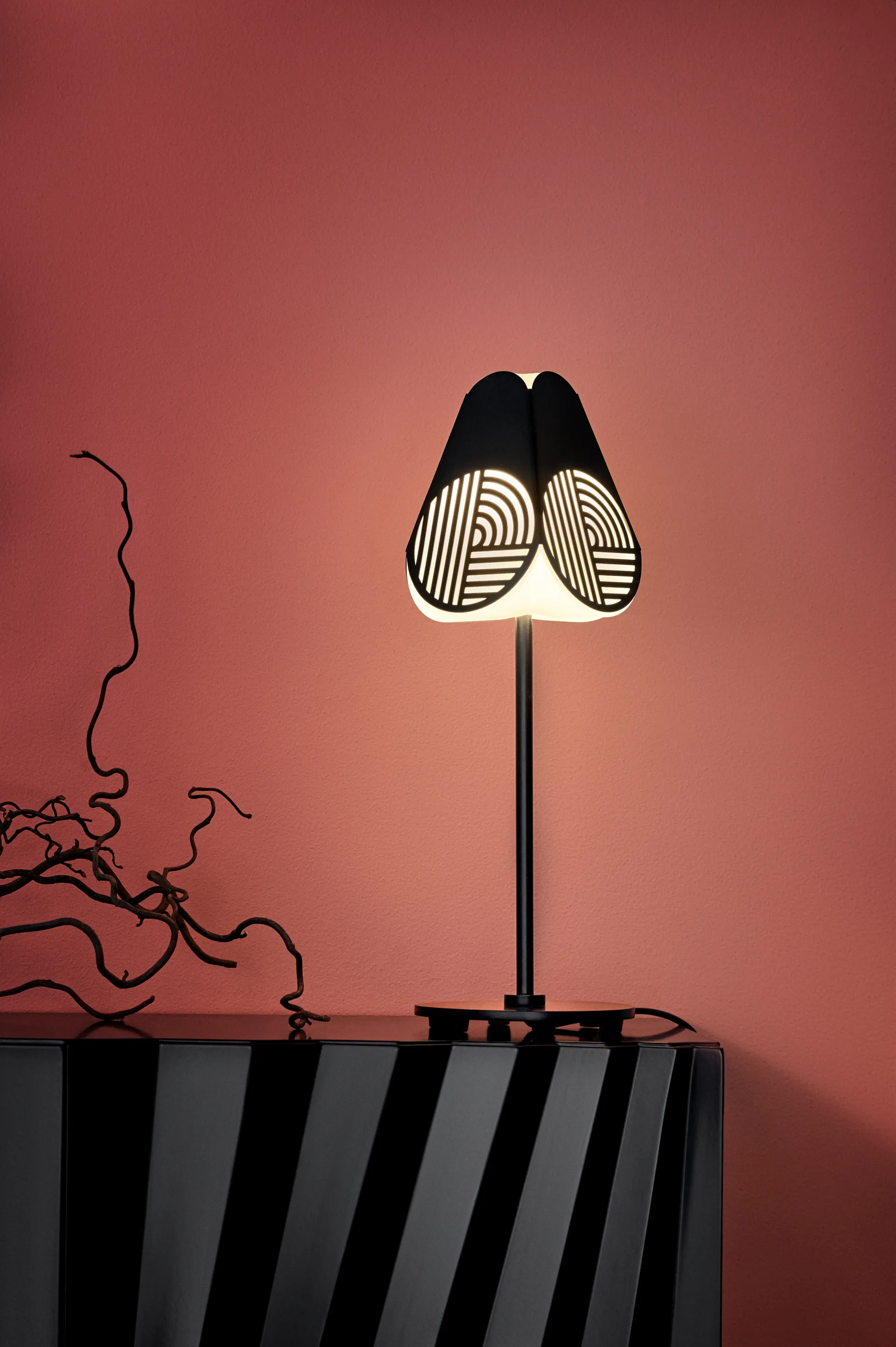 Notic bordslampa, Black Oblure