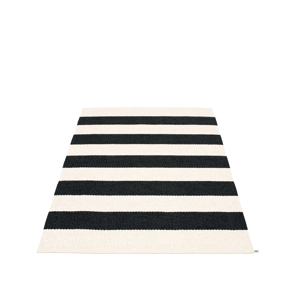 Bob matta, black/vanilla, 140x220 cm Pappelina
