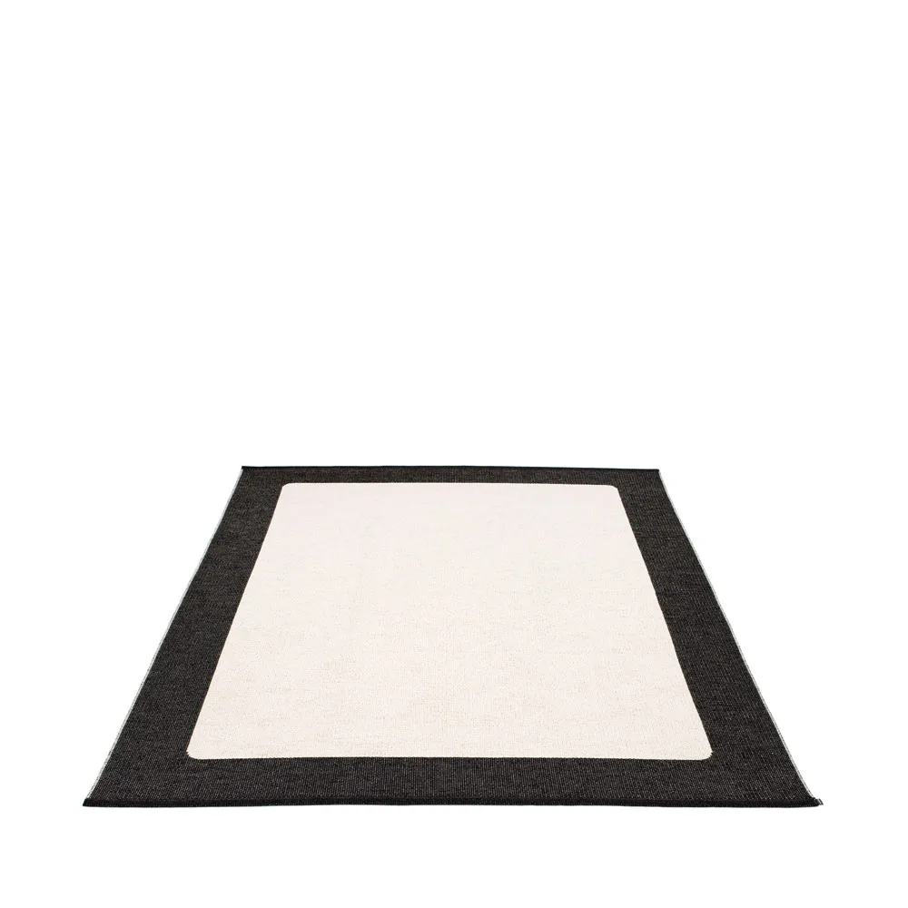 Ilda matta, black, 180x180 cm Pappelina