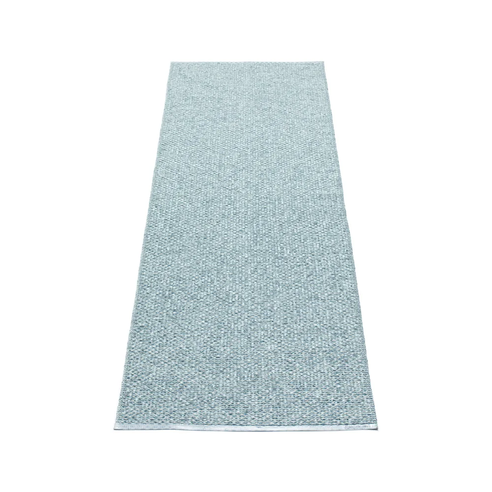 Svea gångmatta azurblue aetallic/pale turquoise, 70x90 cm Pappelina