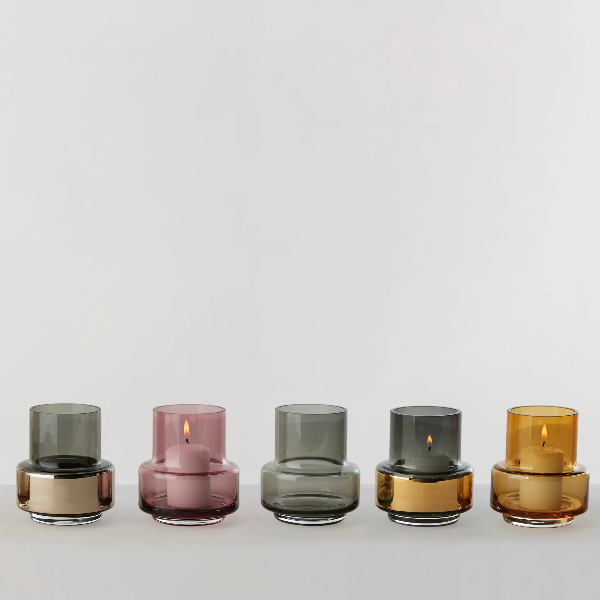 Hurricane smoked tealight no. 25, Guld Ro Collection