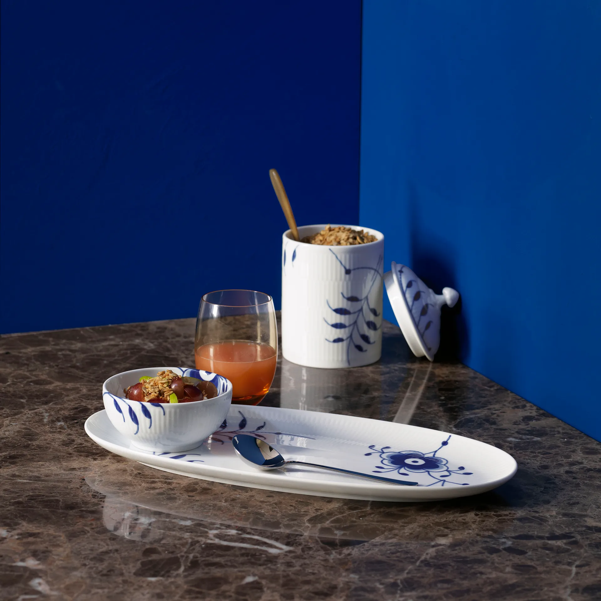 Blue Fluted Mega serveringsfat, 37 cm Royal Copenhagen