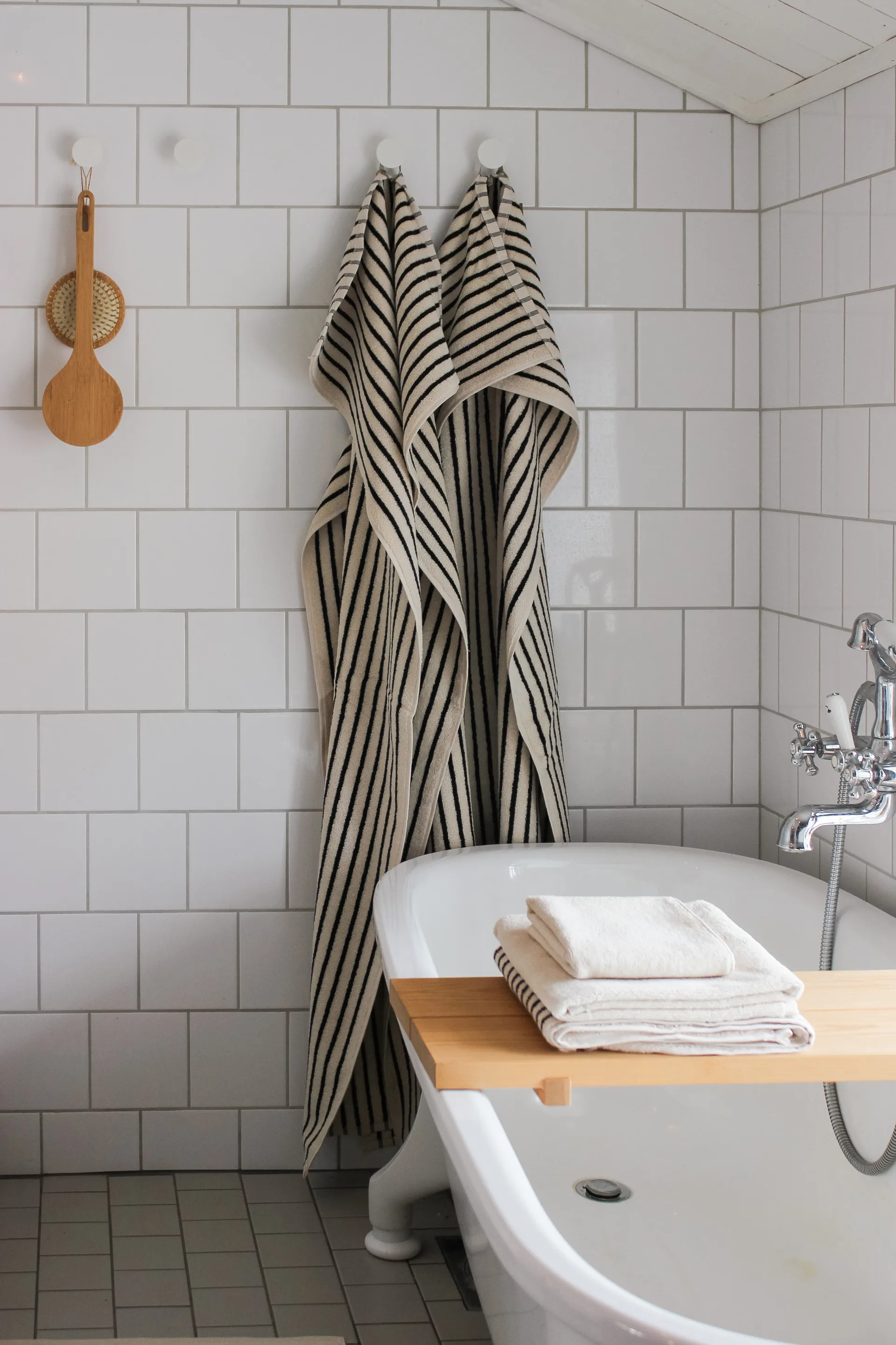 Drift badhandduk 70x140 cm, Vit Scandi Living