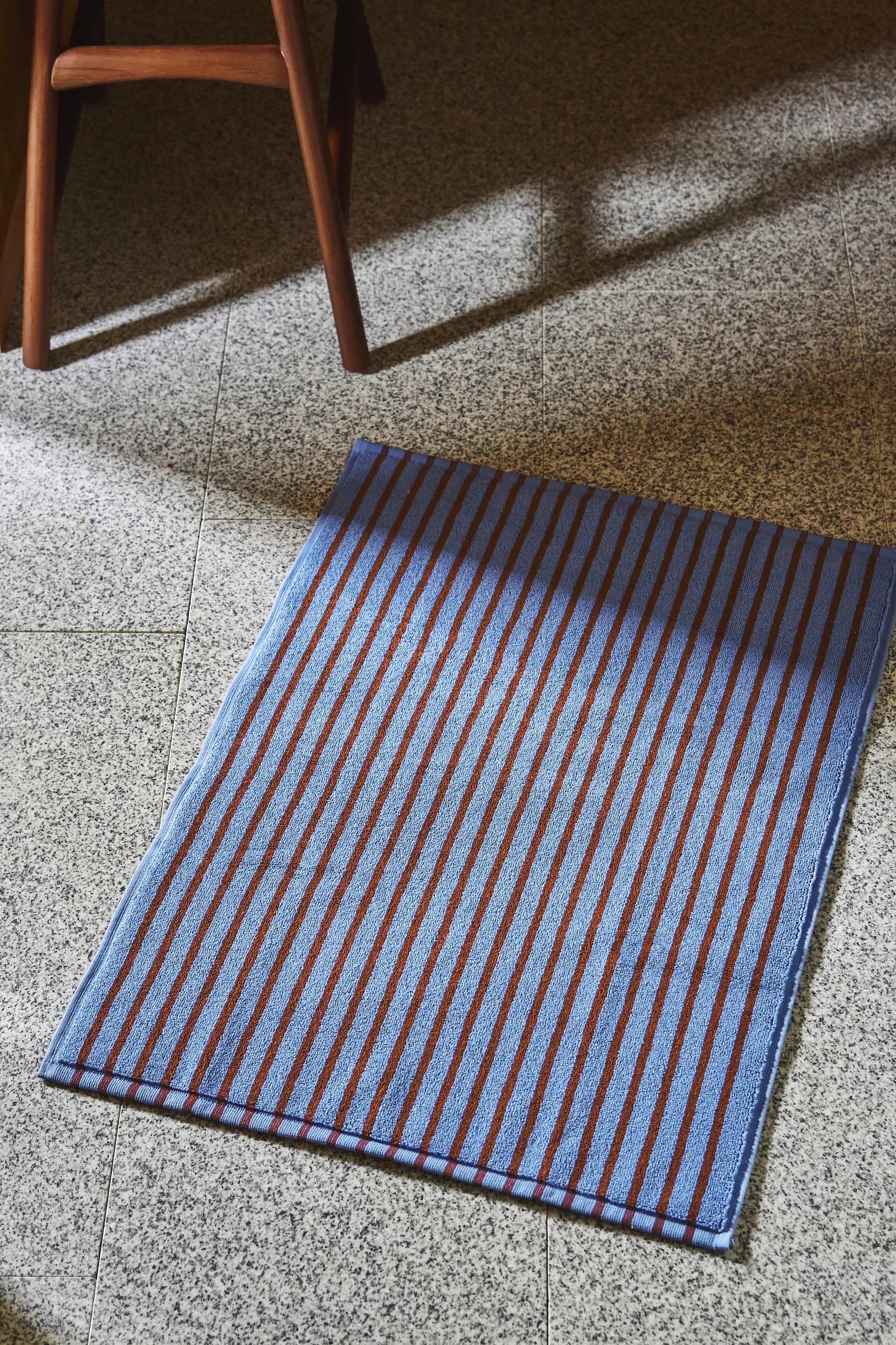 Drift badrumsmatta 50x70cm, Blå-röd Scandi Living