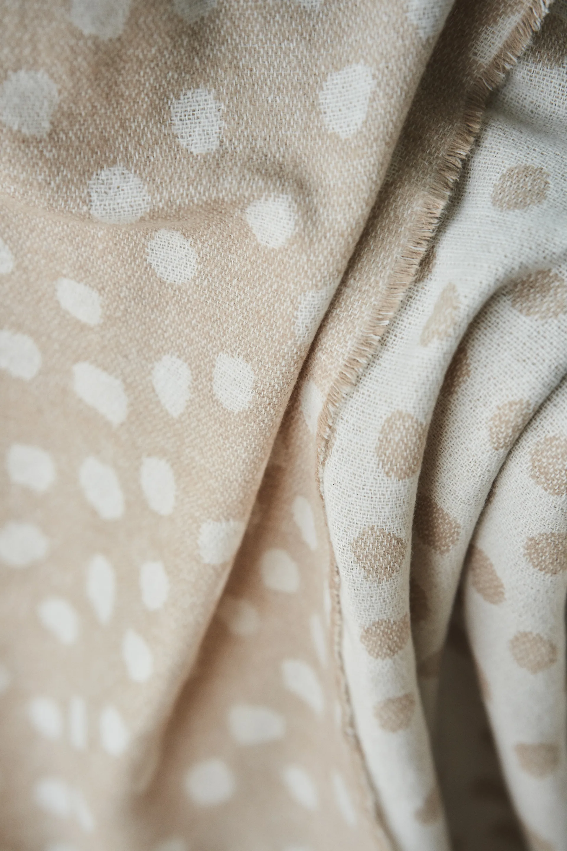 Droplets bomullspläd 130x185 cm, Beige Scandi Living