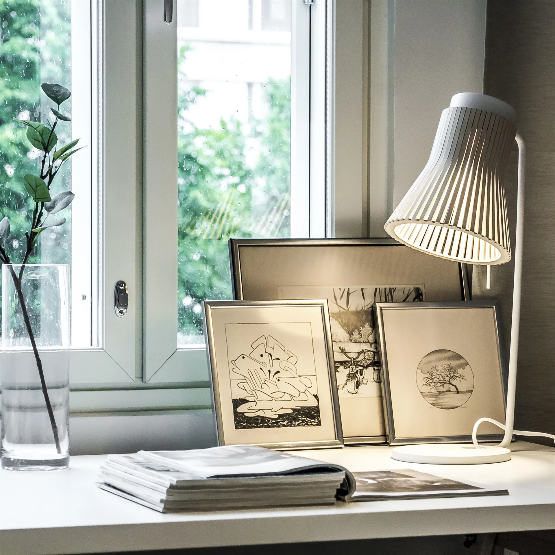 Petite 4620, bordslampa, White laminated Secto Design