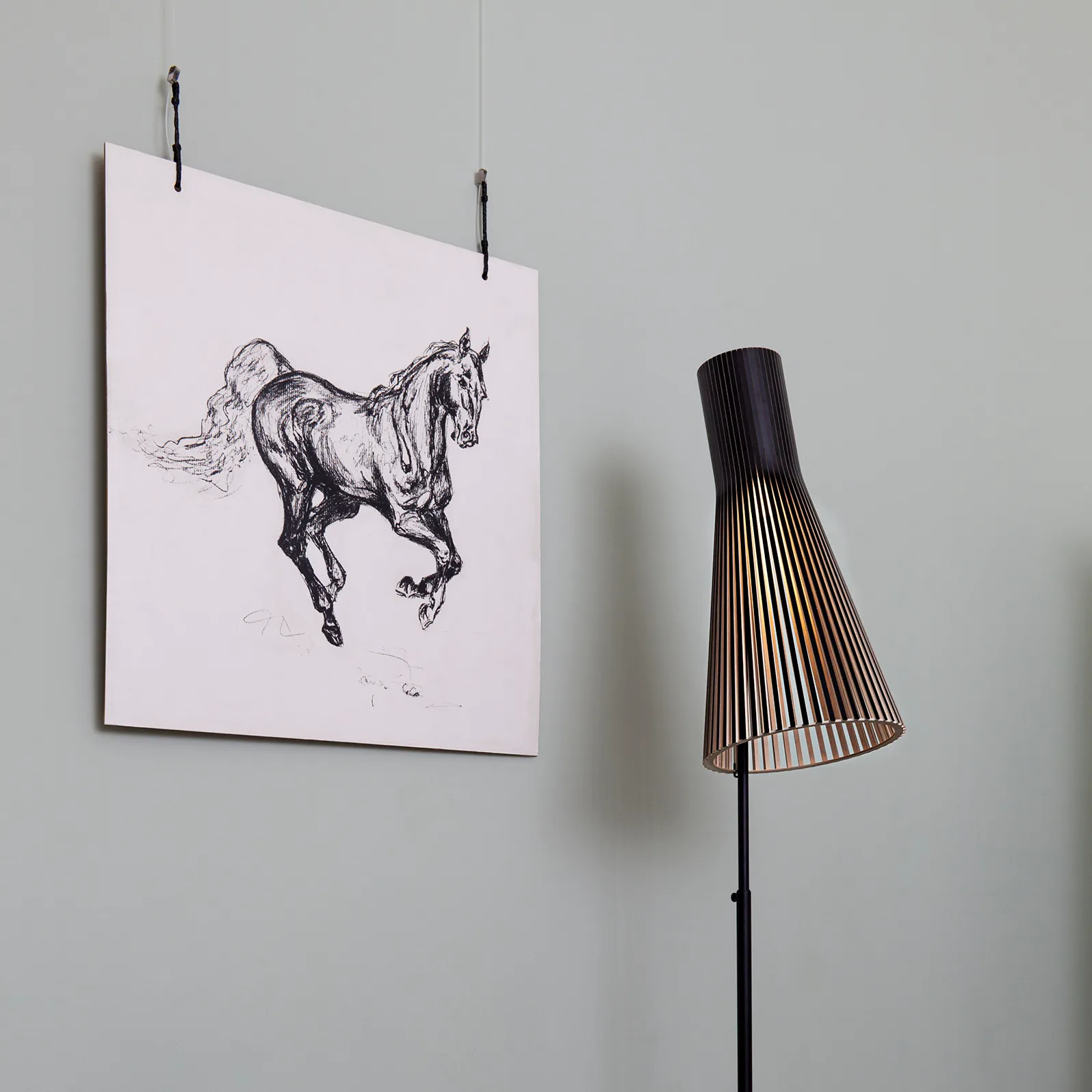 Secto 4210 golvlampa, Black laminated Secto Design