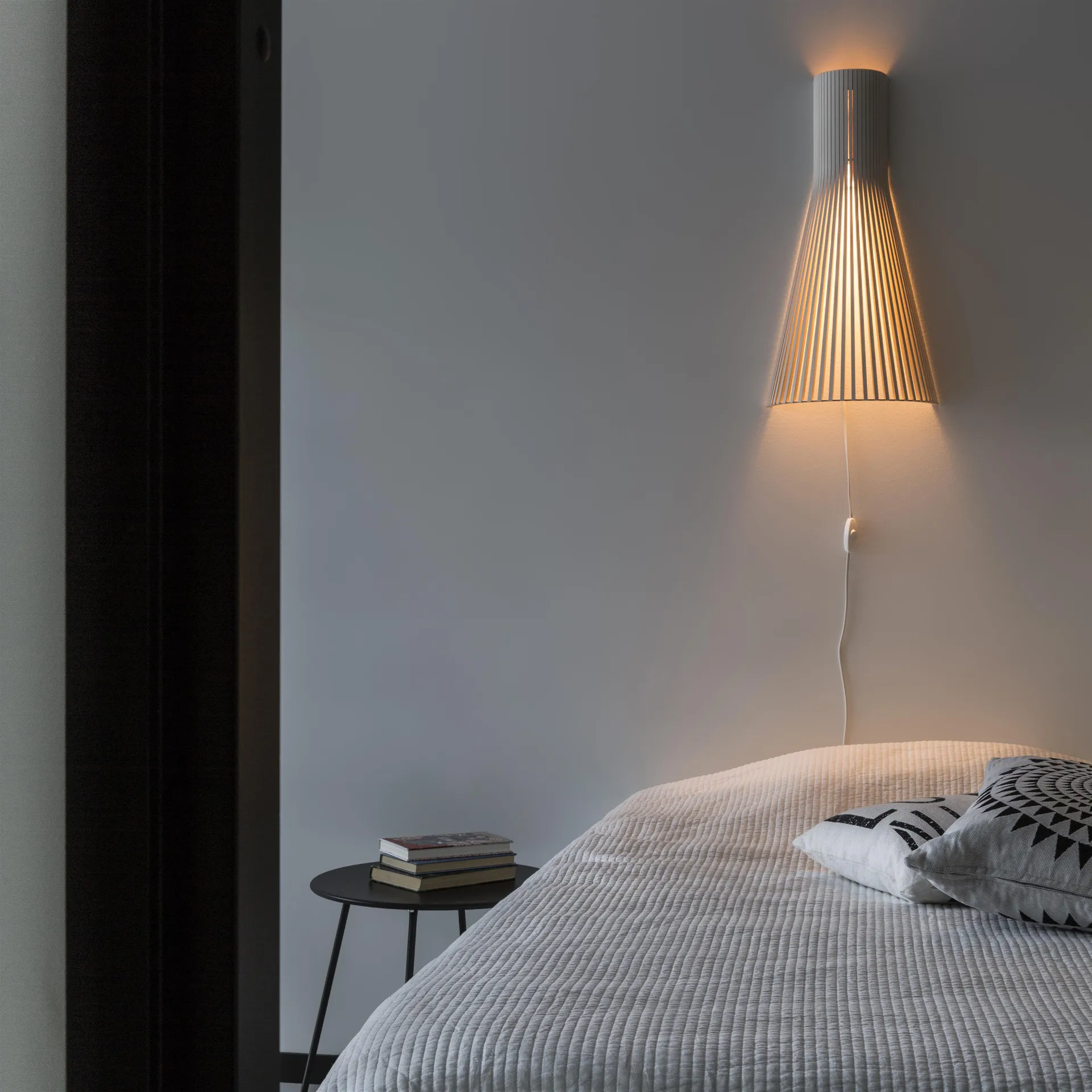 Secto 4230 vägglampa, 60cm, white laminated Secto Design