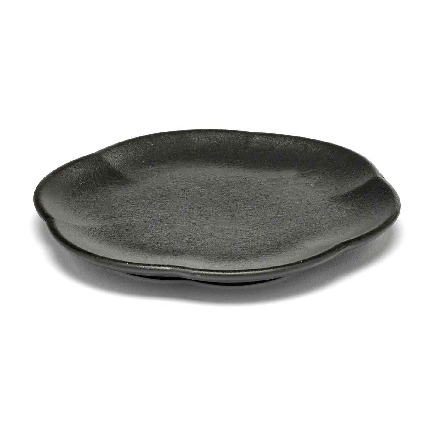 Inku räfflad tallrik M Ø13,9 cm, Black Serax