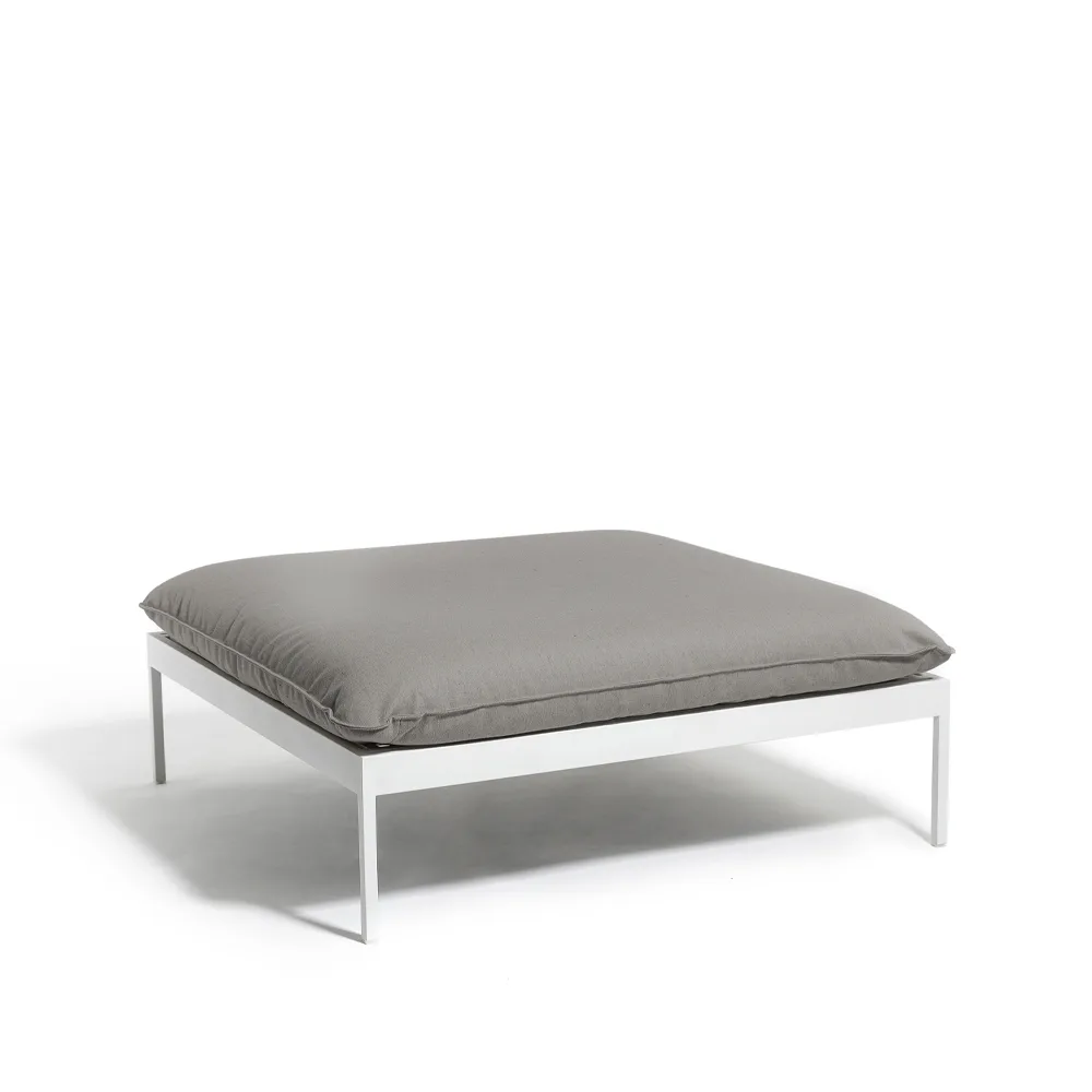 Bönan fotpall, Fiord 551 beige, ljusgrå aluminium ram Skargaarden