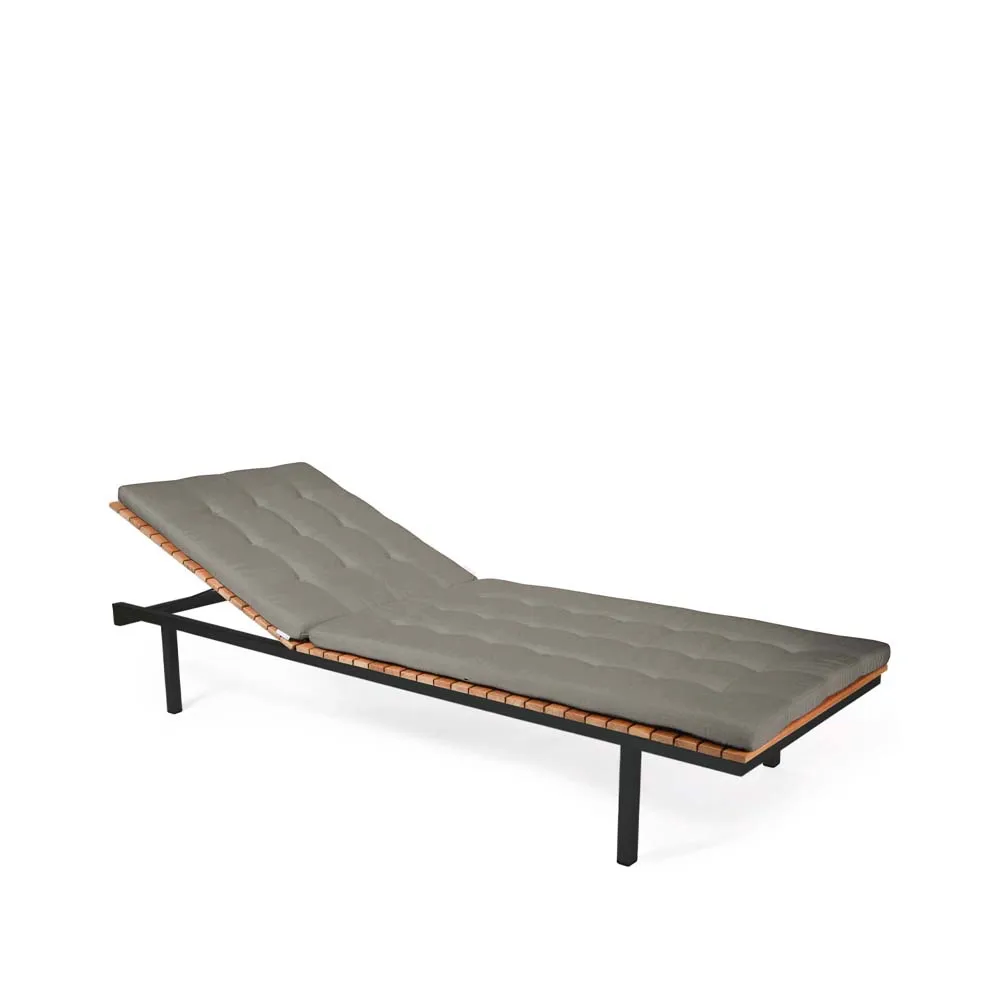 Häringe solsäng, Sunbrella Natté Nature Grey-teak-svart Skargaarden