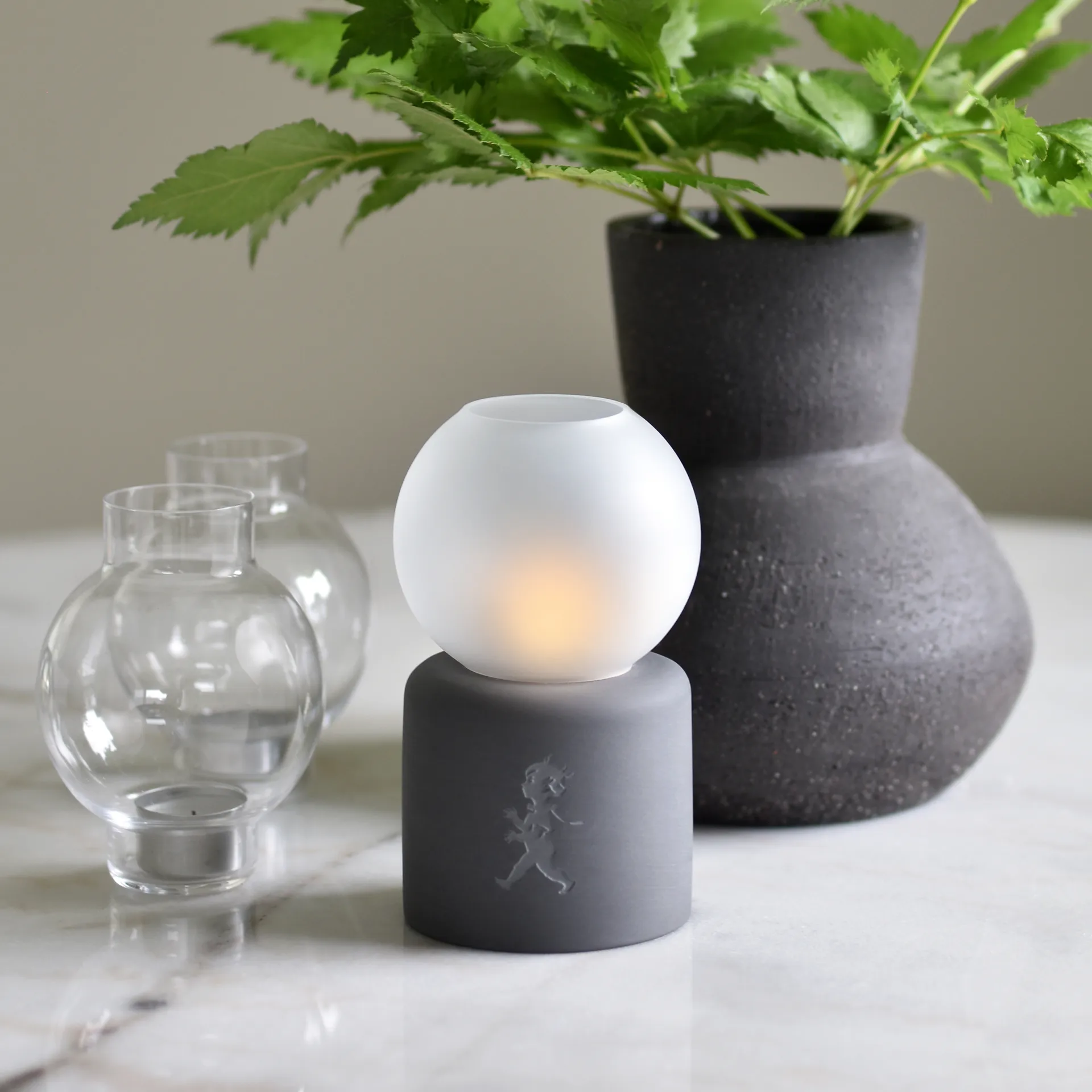 Globe värmeljuslykta Ø9,5x17 cm, Mörkgrå Solstickan Design