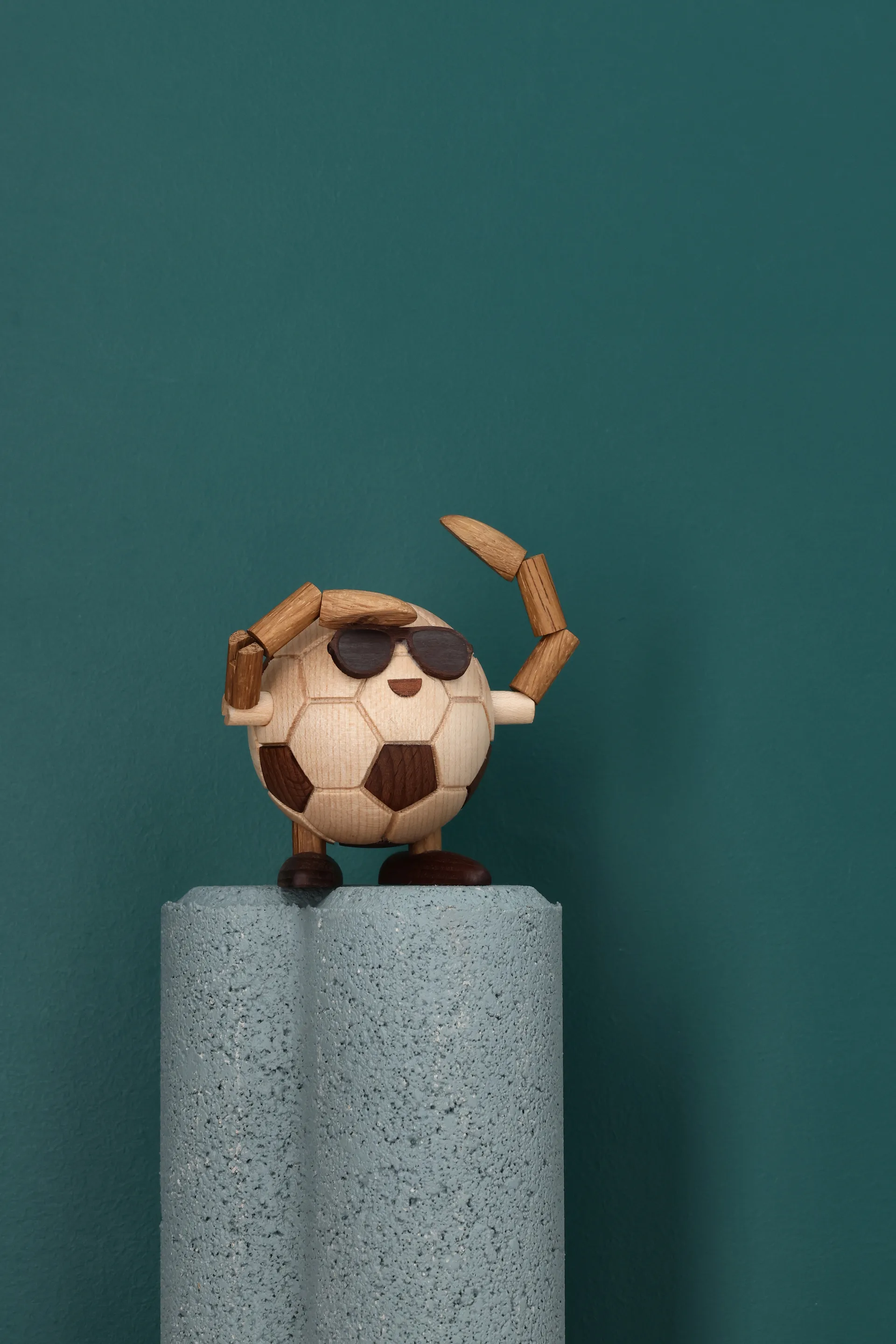 Billy Ball fotboll figur, Beige, 8x6,5x6,7 cm Spring Copenhagen