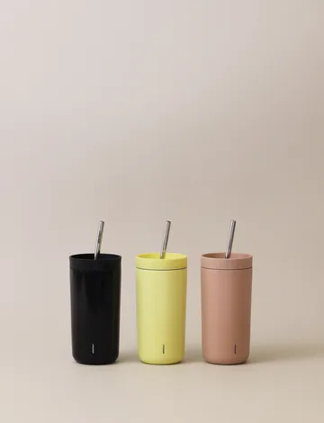 To Go Sip termosmugg med sugrör 0,4 L - Soft black - Stelton
