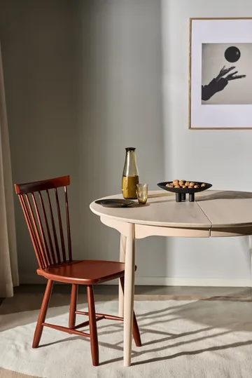 Carl matbord Ø115 & Ilägg + Lilla Åland stol 4-pack – Ljus björk-faluröd - Stolab