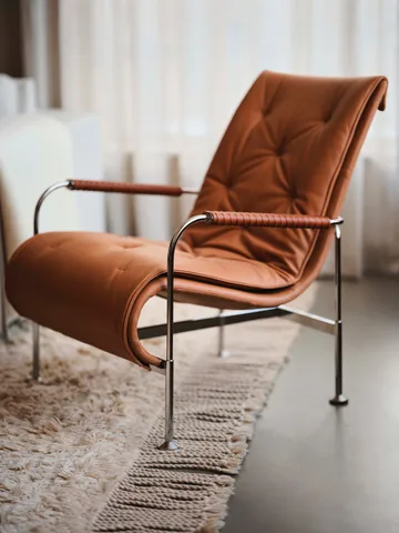 Serpentine fåtölj - Läder Elmo Soft ljusbrun-krom-tärnsjö Cognac - Swedese