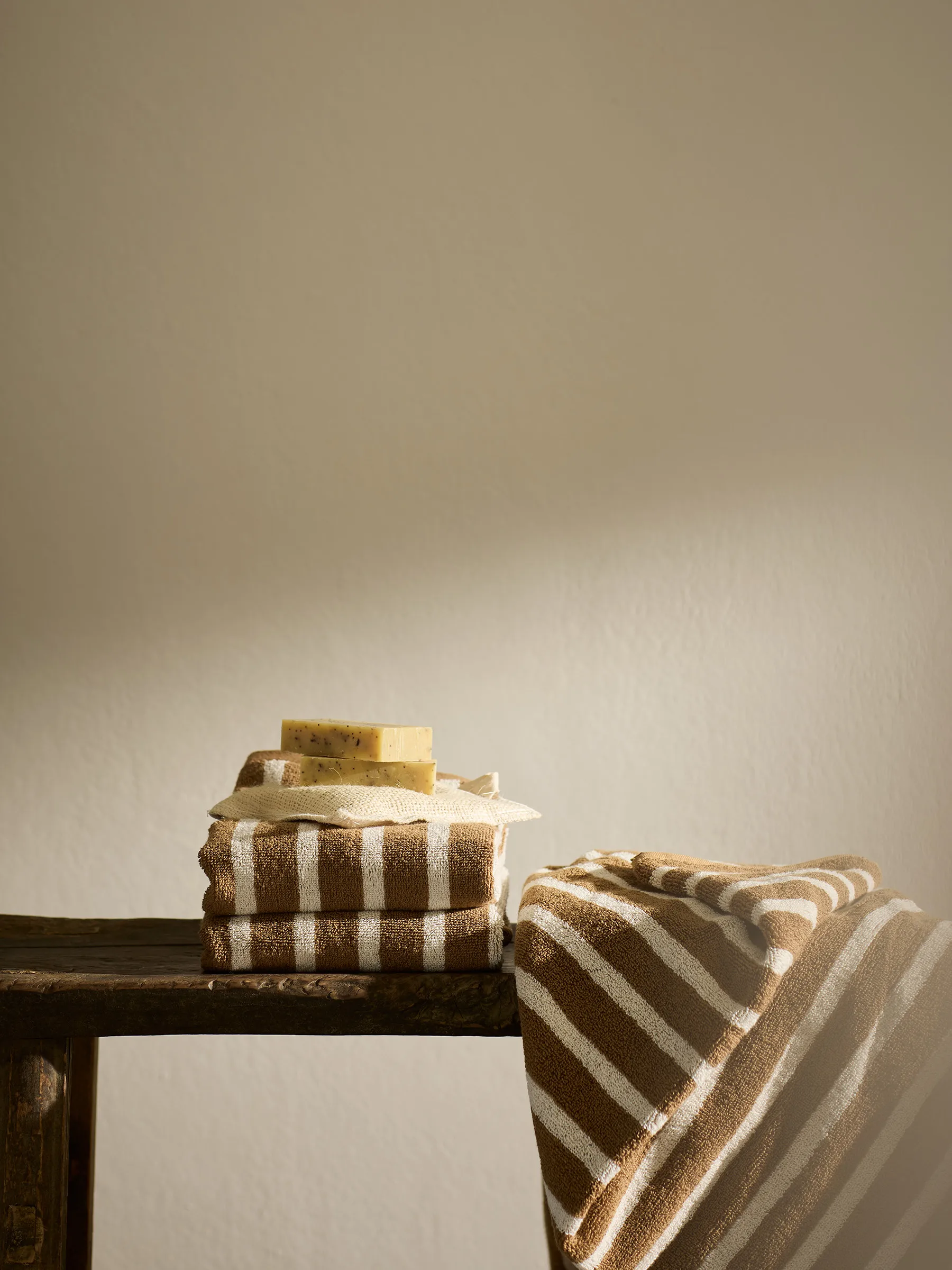 Bonnie handduk 50x70 cm, Brown Tell Me More